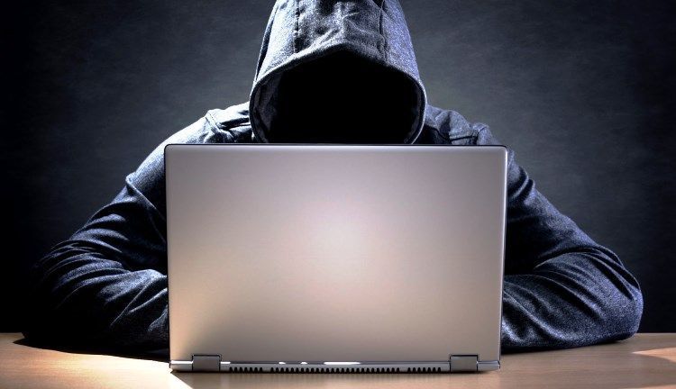 Pensar que una empresa no ser&aacute; blanco de ataques cibern&eacute;ticos es un error muy com&uacute;n. De hecho, esta anomal&iacute;a puede dejar p&eacute;rdidas monetarias y de informaci&oacute;n, pues la gran mayor&iacute;a no cuenta con planes estrat&eacute;gicos para combatir dichos ataques. 
