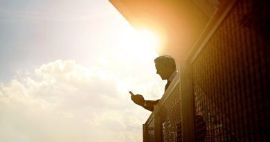 Según Gartner, para 2020, la automatización y la Inteligencia Artificial (IA) reducirán en un 65% los requisitos de los empleados en los centros comerciales de servicios compartidos.
