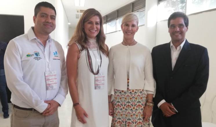 De izquierda a derecha: Frank Ramírez, Secretario TIC departamental; Liliana Carreño, Presidenta Axede; Dilian Francisca Toro, Gobernadora del Valle del Cauca, y Diego Carmona, Gerente Regional Axede