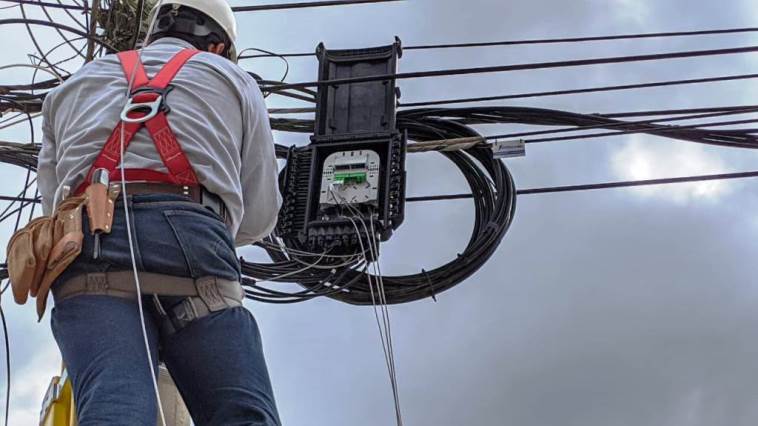 La soluci&oacute;n se bas&oacute; en una topolog&iacute;a FTTH (Fiber To The Home), en la que la fibra &oacute;ptica est&aacute; concebida como el principal elemento de conectividad indispensable en los procesos actuales de digitalizaci&oacute;n. 