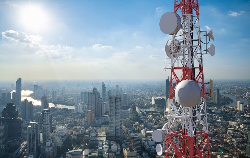 De acuerdo con el an&aacute;lisis FADe (Fake Antenna Detection Project) gestionado por la organizaci&oacute;n South Lighthouse, proyecto interesado en detectar la vigilancia de tel&eacute;fonos celulares en Am&eacute;rica Latina, en Bogot&aacute; se detectaron 22 antenas con irregularidades.