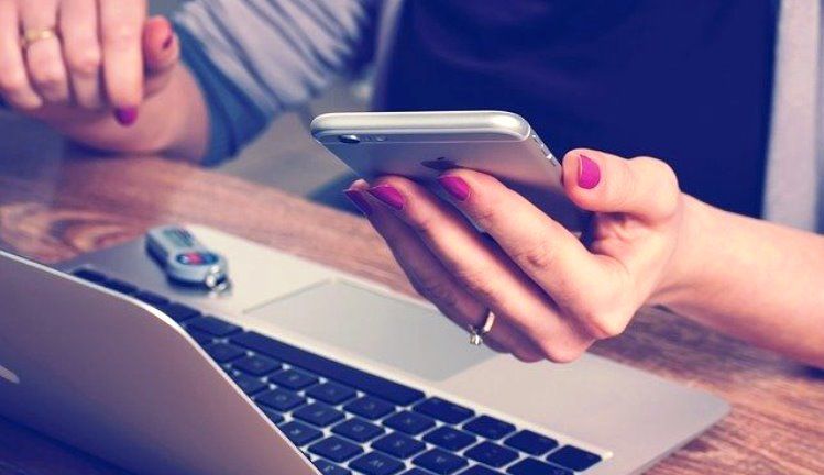 Entre las principales razones por las que los colombianos no utilizan la banca digital es la preocupación por la seguridad, ya que 8% de los usuarios encuestados han sido víctimas de fraude por medio de las plataformas digitales. Entre las principales razones por las que los colombianos no utilizan la banca digital es la preocupación por la seguridad, ya que 8% de los usuarios encuestados han sido víctimas de fraude por medio de las plataformas digitales.