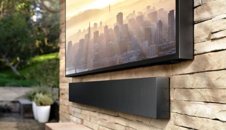 Una barra de sonido abre un nuevo mundo de experiencias sonoras m&aacute;s inmersivas y reales, que permite tener adem&aacute;s un centro de consulta, asistente personalizado en todo momento en el hogar y har&aacute; de su centro de entretenimiento un espacio sorprendente.