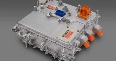 El presidente de General Motors, Mark Reuss, reveló el grupo de tres motores completamente nuevos de GM que impulsarán sus vehículos eléctricos basados en Ultium.