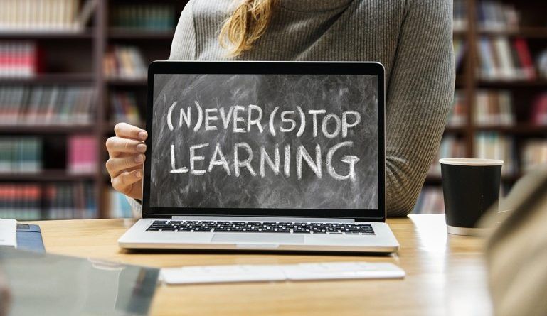 El programa global capacita a quienes participen con habilidades tecnológicas, creando nuevas oportunidades profesionales con la nube de rápido crecimiento de Oracle.
