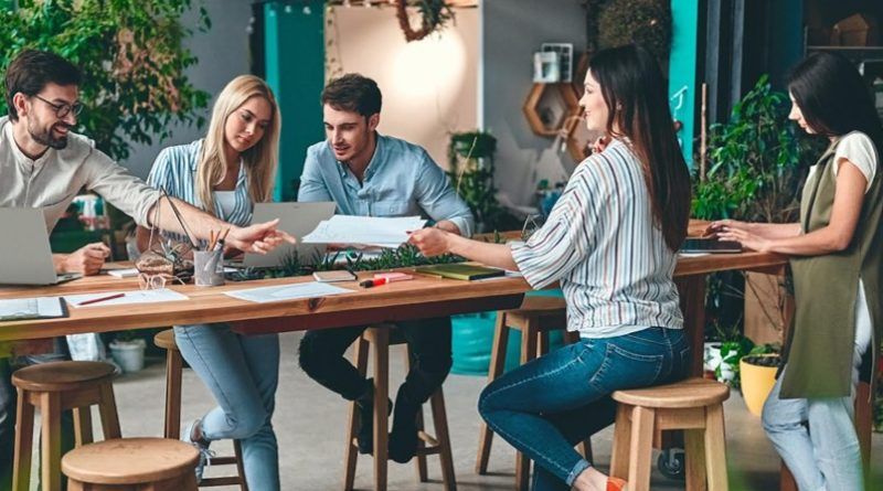 Si estás buscando comprar productos ecológicos, ahora es el momento: Acer Aspire Vero, Kit básico de bombillas inteligentes Philips Hue White and Color, Baterías recargables Panasonic Eneloop y BioLite SolarHome 620.