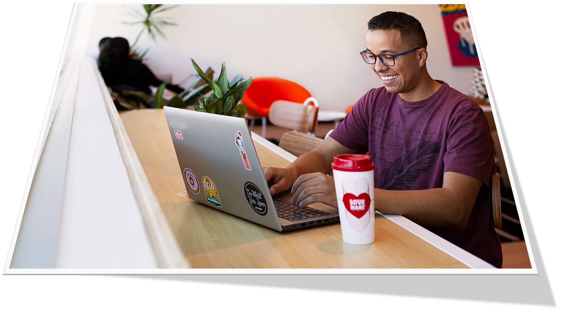 Al menos el 60% de las transacciones que se mueven en Colombia, se generan entre empresas. Es por eso que cada vez m&aacute;s se necesitar&aacute; de personal con mayores habilidades y conocimientos en marketing B2B.