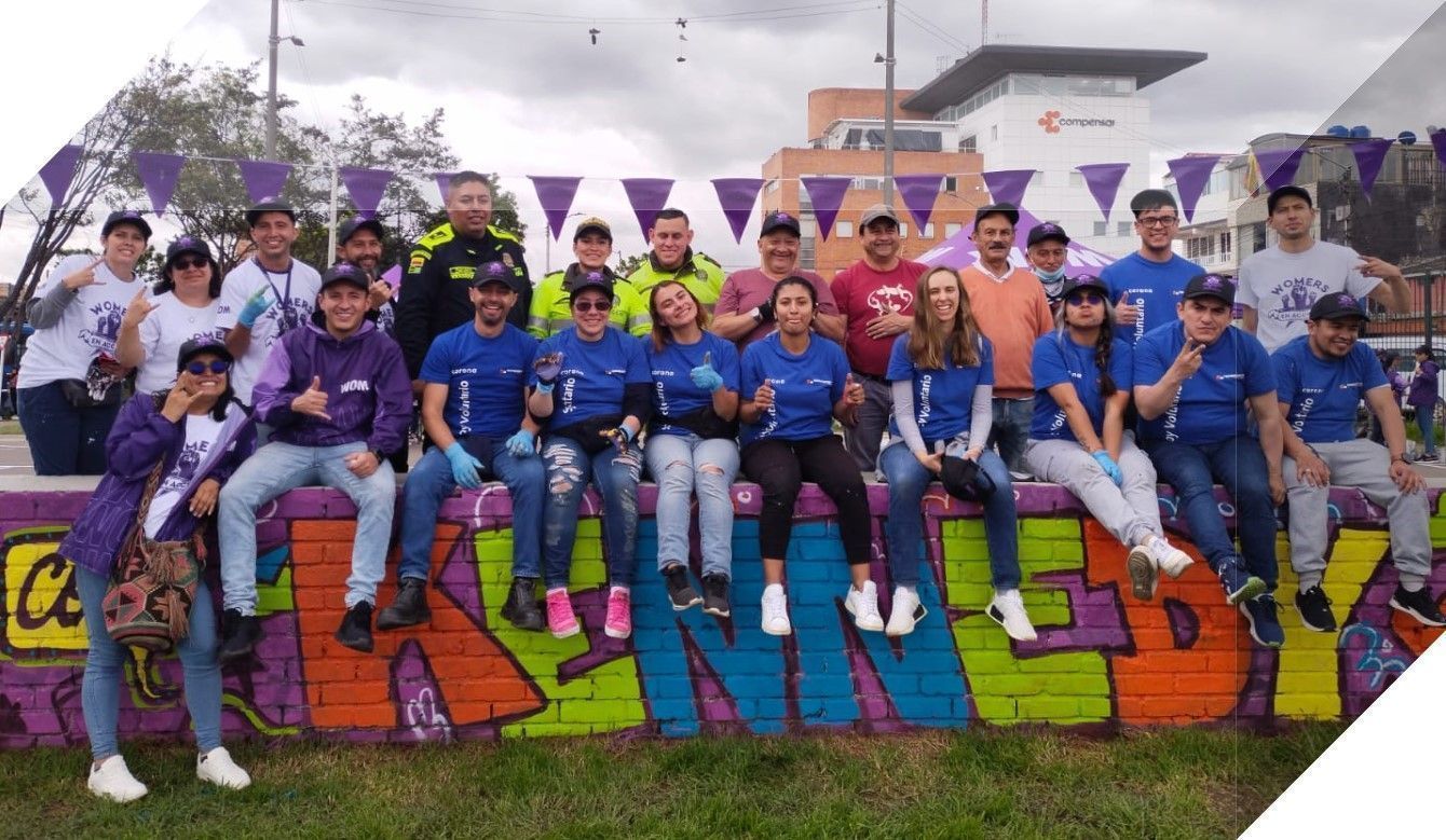 Voluntarios de WOM y Sodimac Homecenter compartieron con la comunidad de Kennedy, en Bogot&aacute;, alrededor del arte y la recreaci&oacute;n para el embellecimiento y restauraci&oacute;n del parque Palenque. Adem&aacute;s, de realizar actividades de digitalizaci&oacute;n, empleabilidad y emprendimiento.