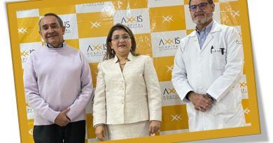 De izquierda a derecha: Dr. Antonio Naranjo Paz y Miño, gerente general Hospifuturo; Cecilia Rovayo, gerente general Digital Ware Ecuador; Dr. Gil Bermeo Sevilla, director médico Axxis Hospital de Especialidades.