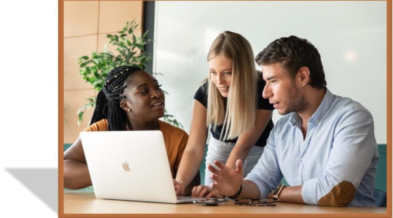 La gran cantidad de recursos y formatos digitales, lejos de facilitar el trabajo y la conexión entre las compañías con sus colaboradores y sus consumidores, ha generado saturación y apatía.