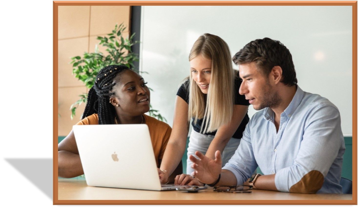 La gran cantidad de recursos y formatos digitales, lejos de facilitar el trabajo y la conexi&oacute;n entre las compa&ntilde;&iacute;as con sus colaboradores y sus consumidores, ha generado saturaci&oacute;n y apat&iacute;a.
