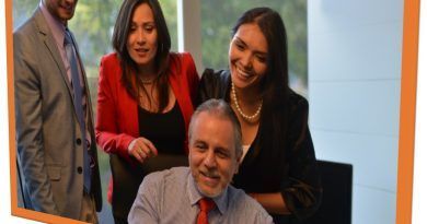 Los estilos de aprendizaje son aquellos rasgos cognitivos, afectivos y fisiológicos que sirven como indicadores de la forma cómo los individuos perciben, interaccionan y responden a sus ambientes de aprendizaje.