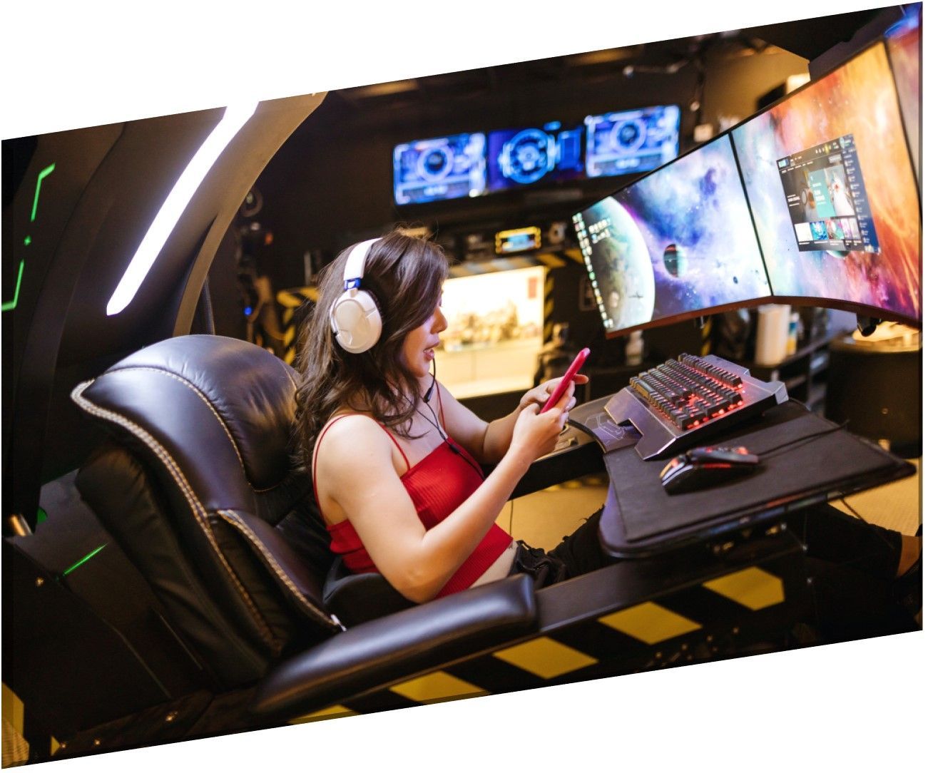 SiendoKam, Host, streamer e influencer oficial de Garena y Free Fire, entrega algunos consejos para ser el mejor dentro del juego con secretos para obtener cubos m&aacute;gicos gratis.