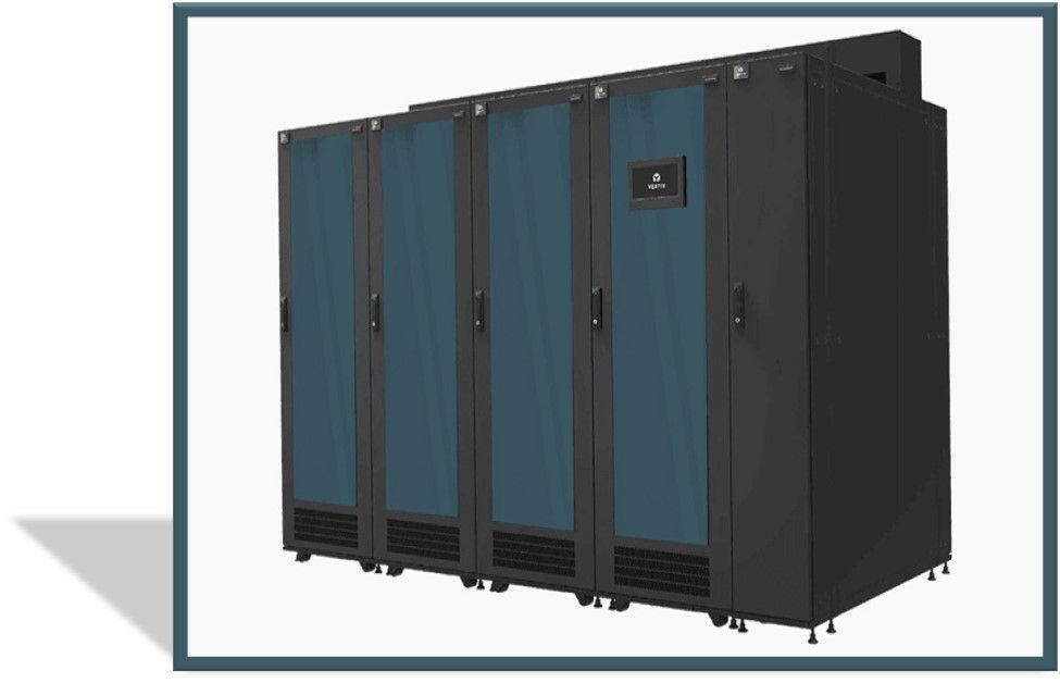 El sistema modular y basado en fila Vertiv&trade; SmartRow&trade; 2 es probado y configurado en f&aacute;brica, y se implementa r&aacute;pidamente para soportar las operaciones de misi&oacute;n cr&iacute;tica en el borde de la red.