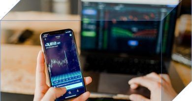 Recientemente, varias herramientas potentes de IA, como ChatGPT y DALL·E 2, se ha utilizado como IA generativa, lo que permite a las personas crear aplicaciones a partir de ellos y experimentar y publicar los resultados en línea.