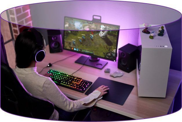 Un estudio de Accenture indica que la cantidad de aficionados a nivel global creci&oacute; hasta los 2.7 mil millones durante la pandemia, de los cuales 48% juegan en computadora, y se espera que esta cifra de gamers incremente&nbsp;400 millones m&aacute;s hacia finales del 2023.