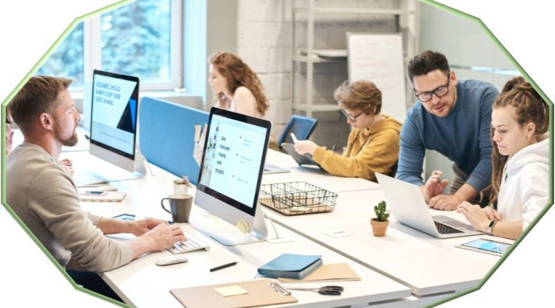 El estudio realizado por BUK, arrojó que el 50% de los encuestados da prioridad a capacitarse y a tener un equilibro entre la vida personal y laboral.