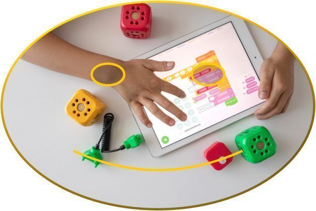 En tiempos donde las enciclopedias fueron reemplazadas por Google y las dudas se responden por Chat GPT, resulta esencial fomentar desde la temprana edad pr&aacute;cticas sobre los riesgos a los que los chicos se enfrentan en el mundo virtual.