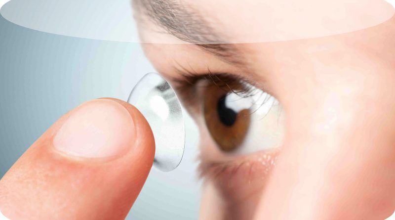 Los lentes de contacto mejoran la calidad de vida de las personas con problemas de visión refractiva, pero deben ser formulados por un profesional en salud y su uso inadecuado puede ser perjudicial para la salud visual. Aquí 8 consejos prácticos.