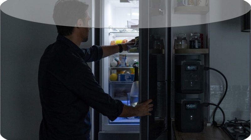 Contar con una fuente de energía en casos de desastre natural, corte de luz comercial o sitios donde no llega este servicio, está ahora a la mano con este dispositivo, que puede además recargarse con luz solar.