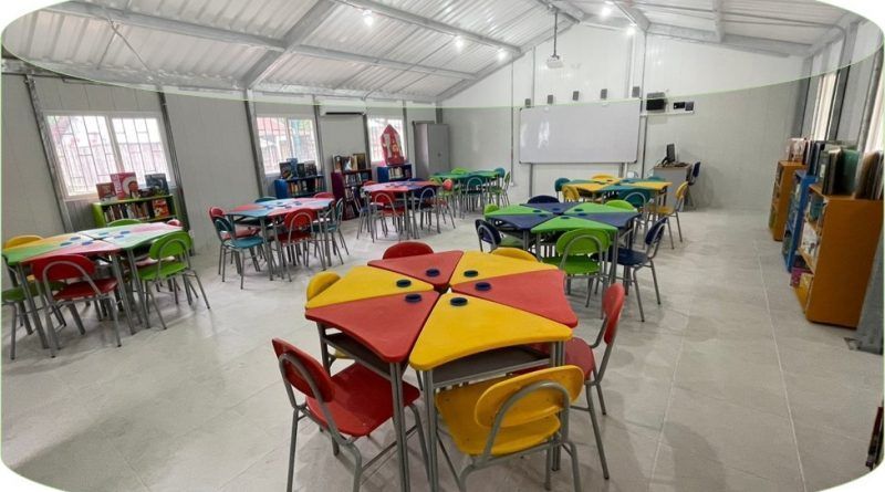 Aulas Interactivas es un programa de la Fundación Terpel que entrega un espacio eco amigable, dotado con paneles solares y herramientas tecnológicas, que aumentan la atención e interés de los estudiantes. 