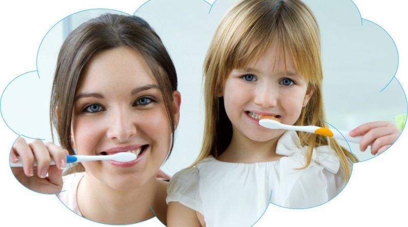 Es cierto que en ocasiones tener una rutina de cuidado oral se torna tedioso, pues en las noches es cuando los padres están más cansados y deben armarse de paciencia para repetir los mismos consejos, pero la guía de los padres determinará la higiene y buena salud oral de los niños.