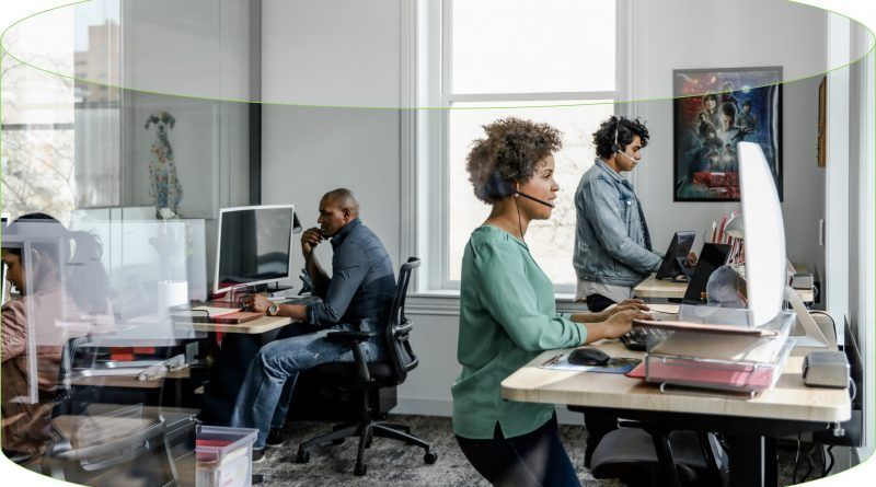 Según Red Ilumno, antes de la pandemia tan solo 10% de los estudiantes en Colombia se encontraban estudiando con la modalidad virtual. Actualmente, esta cifra ha aumentado a un 70%, demostrando la preferencia de los colombianos por alternativas flexibles de educación y capacitación.