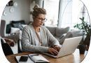 El futuro del trabajo tiene una clara tendencia hacia los modelos híbrido y de teletrabajo, con un creciente uso de espacios virtuales que están soportados por tecnología como el escenario principal para el intercambio entre los colaboradores.