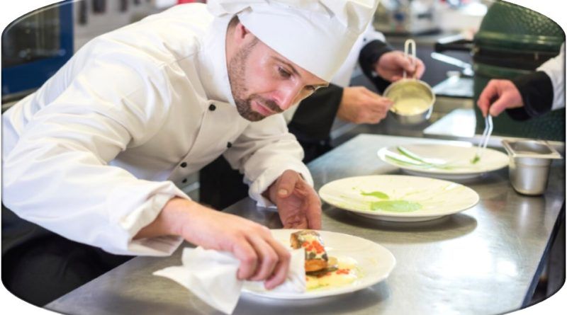 Su enfoque radica en desarrollar complementos alimenticios a partir de productos locales y residuos de alimentos, sometidos a estrictos controles de calidad para maximizar el aprovechamiento de las pérdidas y reducir el desperdicio de comida.