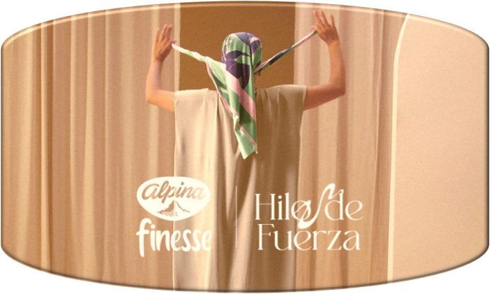 A través de esta campaña, Finesse de Alpina en alianza con La Liga Colombiana Contra el Cáncer, logró la entrega de más de 1.500 pañoletas a las mujeres que se encuentran en etapa de recuperación tras superar el cáncer de mama en Colombia