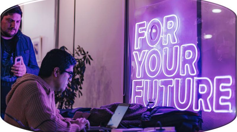 SoftServe realizó una investigación interna con la que demostró que la IA Generativa puede aumentar la productividad de los equipos de Desarrollo del Ciclo de la Vida del Software (SDLC) hasta en un 45% y reducir el tiempo requerido para que todo un equipo complete las tareas en un 31%.