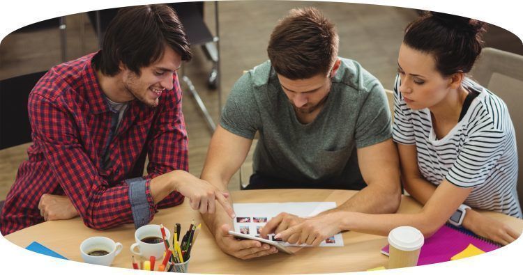 En Colombia el sector del dise&ntilde;o y la publicidad est&aacute; ganando un gran protagonismo en las creaciones funcionales de los sectores que lo componen. Este sector ha ganado una gran participaci&oacute;n entre el 2004 y el 2022 pasando del 23.4% al 27.4 % de aportes. 