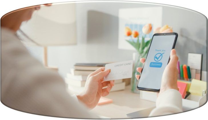 La tokenizaci&oacute;n facilita la experiencia del usuario al eliminar la necesidad de ingresar repetidamente informaci&oacute;n sensible en diferentes comercios o pasarelas de pago. Esta tecnolog&iacute;a surge para la tranquilidad del comercio y del usuario, y es un componente fundamental en la evoluci&oacute;n de los pagos en l&iacute;nea.