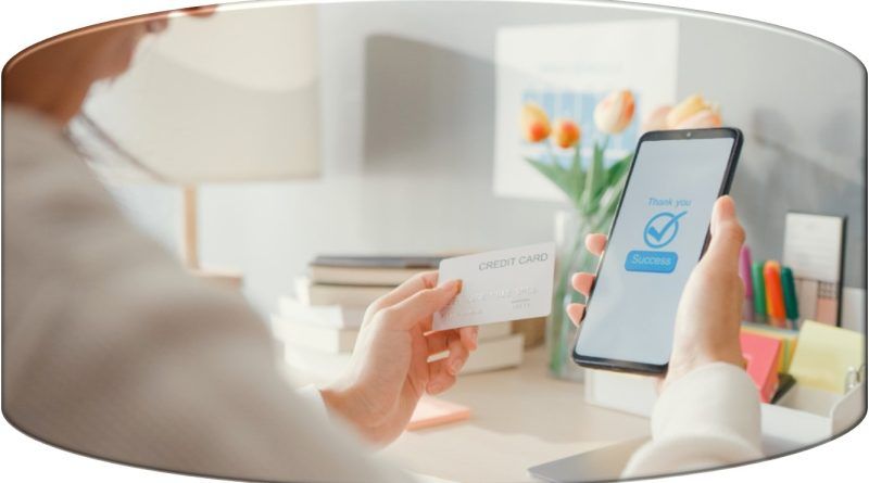 La tokenización facilita la experiencia del usuario al eliminar la necesidad de ingresar repetidamente información sensible en diferentes comercios o pasarelas de pago. Esta tecnología surge para la tranquilidad del comercio y del usuario, y es un componente fundamental en la evolución de los pagos en línea.