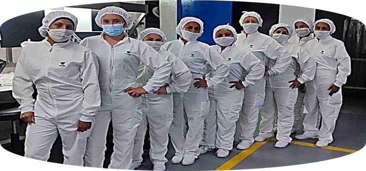 La certificaci&oacute;n SA8000, una norma de car&aacute;cter voluntario, contiene las directivas m&aacute;s detalladas sobre condiciones laborales e incluye muchos aspectos contemplados en las declaraciones de los derechos internacionales de los trabajadores.
