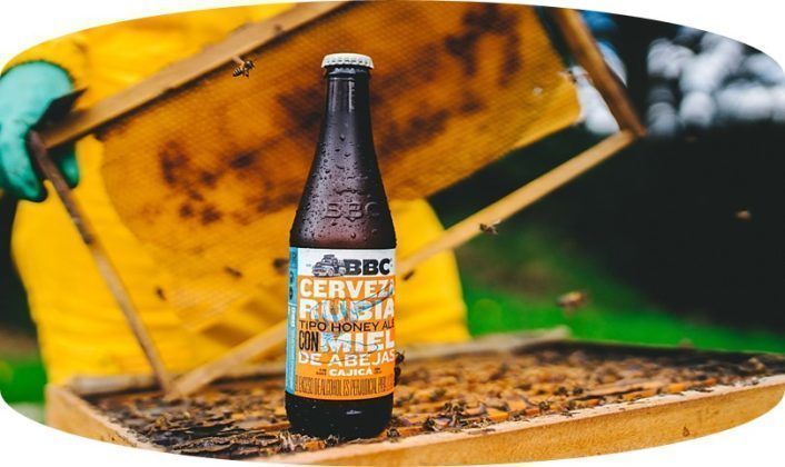 Desde 2009, Cajic&aacute; Miel de BBC, combina maestr&iacute;a cervecera con la dulzura natural de la miel.  Por su excelencia, ha sido galardonada con 19 premios a nivel nacional e internacional, destac&aacute;ndose como una insignia en el mundo cervecero. 
