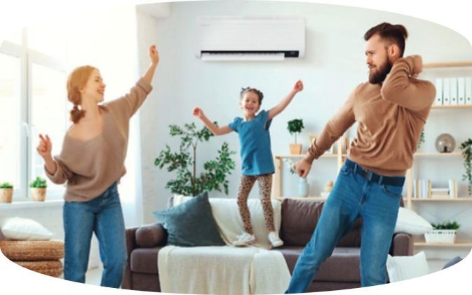 La tecnolog&iacute;a WindFree -a diferencia de los aires acondicionados tradicionales- proporciona un enfriamiento efectivo sin la inc&oacute;moda sensaci&oacute;n de un fuerte chorro de aire fr&iacute;o directamente sobre el cuerpo. 