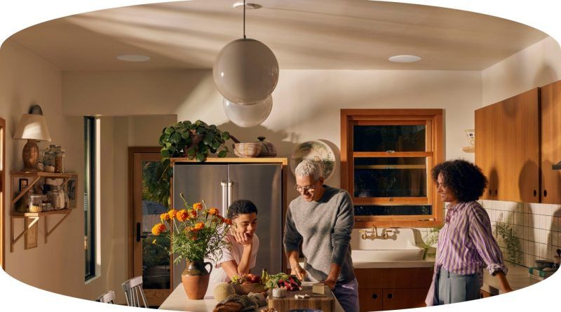 Diseñado para integradores de soluciones audiovisuales y usuarios residenciales o comerciales, este modelo se destaca por su discreción en el techo, proporcionando un sonido potente, equilibrado y nítido.