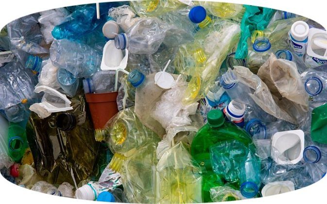 Desde los a&ntilde;os 50 la humanidad ha utilizado cerca de 8,3 mil millones de toneladas de pl&aacute;sticos en todo el mundo, solo el 9% han sido recicladas y el 45% han quedado en ecosistemas afectando la biodiversidad y la salud p&uacute;blica.