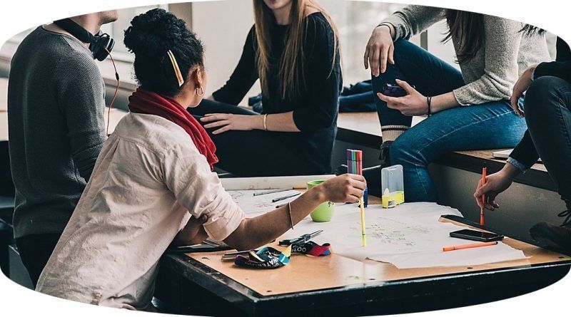 Según el Foro Económico Mundial, el empleo de analistas y científicos de datos, especialistas en macrodatos, inteligencia artificial y aprendizaje automático, y profesionales de ciberseguridad crecerá 30% para 2027.