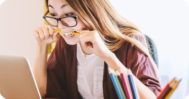 Cada minuto en 2023 alguien se inscribió en contenido genAI en Coursera.