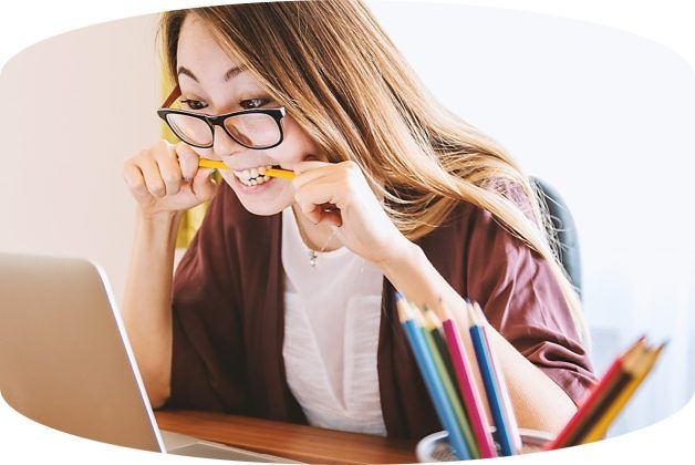 Cada minuto en 2023 alguien se inscribi&oacute; en contenido genAI en Coursera.