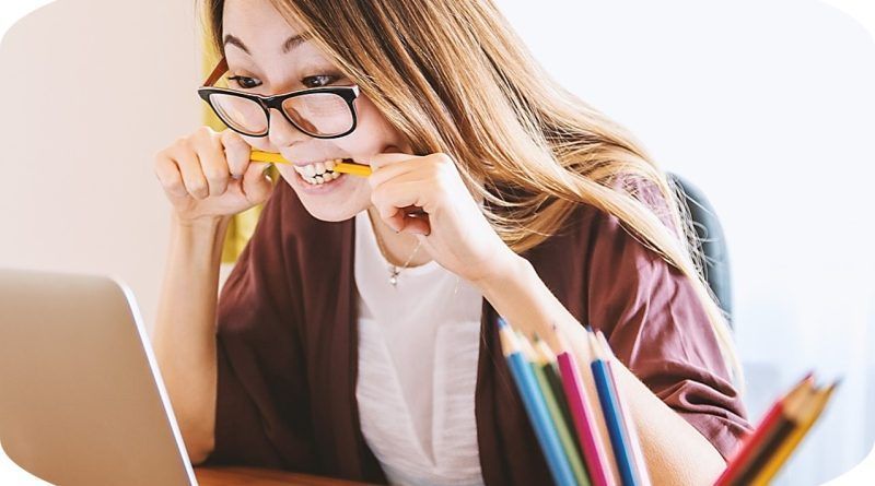 Cada minuto en 2023 alguien se inscribió en contenido genAI en Coursera.