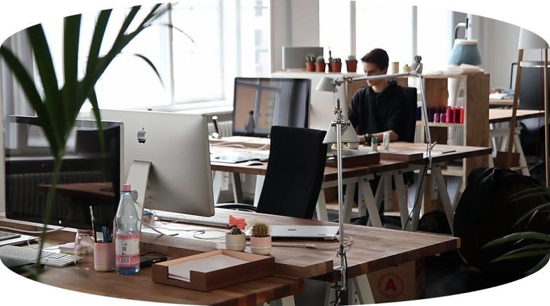Según el estudio “Crecimiento empresarial sostenible en la era digital”, elaborado por la plataforma de CRM de HubSpot a 1000 empresarios de la región, el 47,6% de las empresas encuestadas en Colombia está priorizando la innovación en productos y servicios como medio principal para su crecimiento y desarrollo.