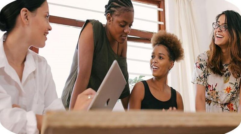 A partir de estrategias de empoderamiento y acompañamiento, la compañía ha aumentado a un 50% en su participación de mujeres en las áreas de tecnología durante los últimos cuatro años.