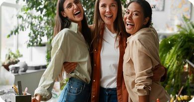 Veolia Colombia cuenta con 8,990 colaboradores, de los cuales 2,407 son mujeres representando un 26,7% de participación femenina en cargos tanto directivos como operativos.