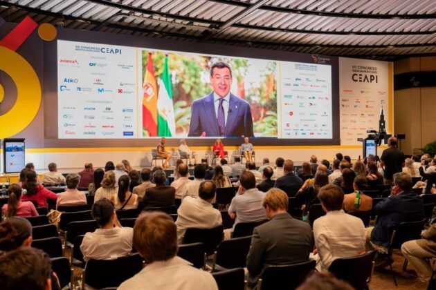 L&iacute;deres empresariales en el Congreso de CEAPI 2025
