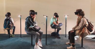 Tecnología educativa en Colombia 2025, IA, gamificación y dispositivos portátiles en el aula.