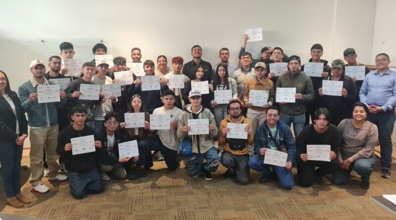 Formación de jóvenes colombianos en STEM con Vertiv en el programa "Territorios Inteligentes"