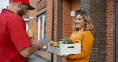Descubre cómo los TMS garantizan entregas puntuales en San Valentín, mejorando la eficiencia logística y la satisfacción del cliente. Conoce su papel crucial en el comercio electrónico durante esta temporada de alta demanda.